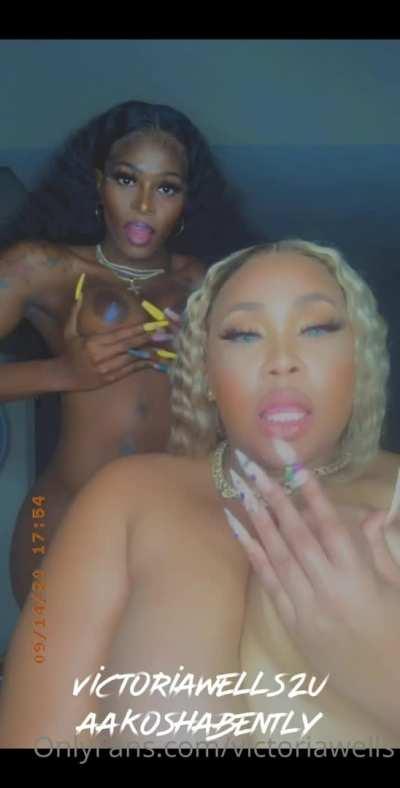 Sexy TS Victoria Wells & Aakosha Bentley