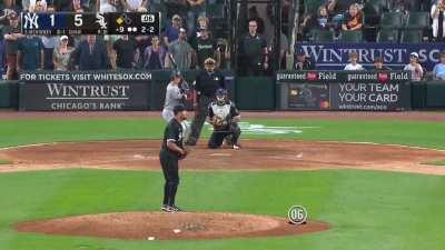 [Highlight] A few kids in Yankees jerseys voice their displeasures to Laz Diaz as the White Sox close out the ballgame