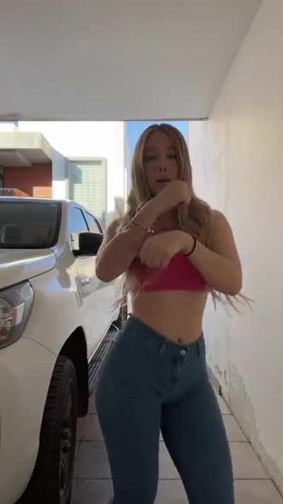 La hija de mi hermano, esta deliciosa para cogerla duro 🥵💦🍑🍆