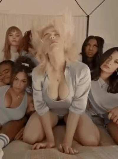 im fuckin owned by Billie