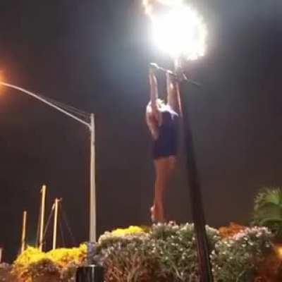 Представьте, увидеть такое на первом свидании.