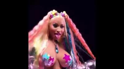 NICKI MINAJ IN TROLLZ