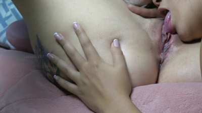 Actual clit orgasm from oral @ 0:07