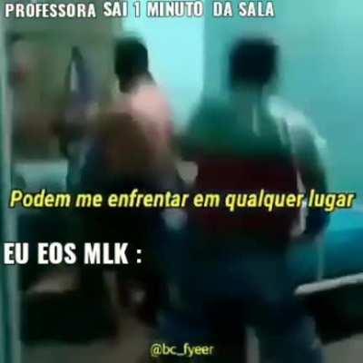 aposto que isso não acontecia no elite né muquinha? Colégio de playboy