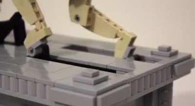 Лего кинетическая скульптура Сизифа толкающего свой валун, очень напоминает кого-то...