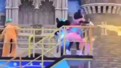 mickey mouse fire house