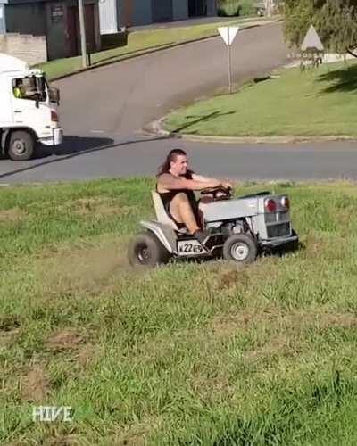 All lawns mowed in 5 mins or it's free!