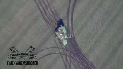 RU pov: Lancet drone hits moving BUK system