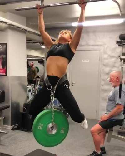 Pull-ups with 20kg/44lbs weight added