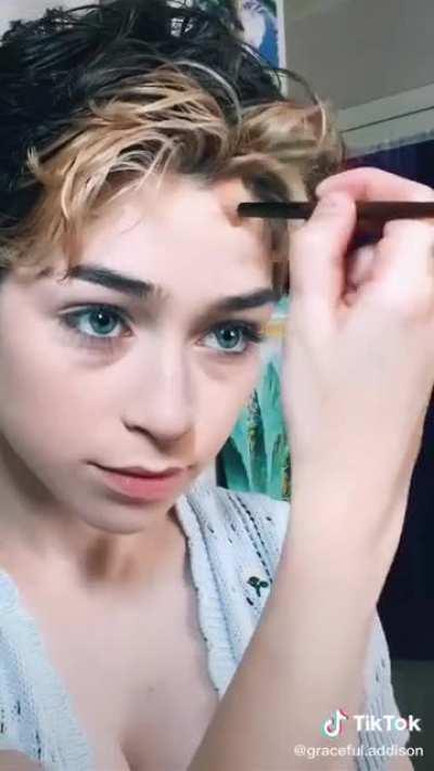 She would be so fun to hang out with. Has a bubbly personality