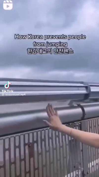 Eslovenia siempre pensando en la comodidad de sus ciudadanos 💀