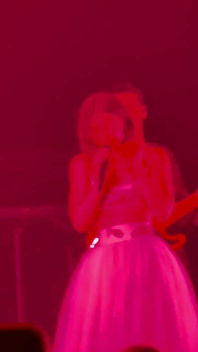 Gracie Abrams performing Close To You 😍