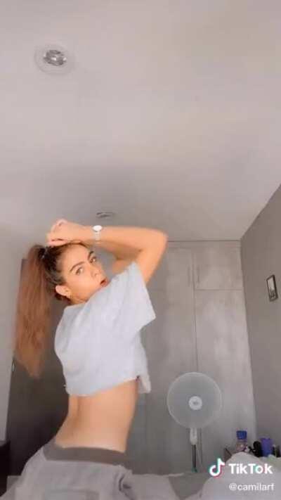 I can feel her booty.