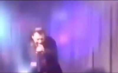 وقتی مگس میاد تو اتاقم 😂