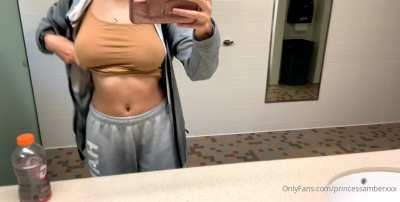 Nice wet titties🍒 so hawttt😍