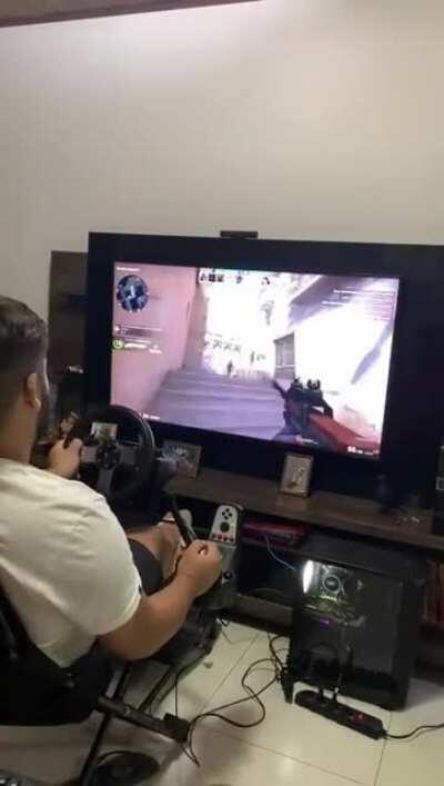 Muca tirando a carteira