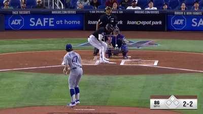 [Highlight] [Highlight] A minute of Luis Arraez fouling off two-strike pitches that should have struck him out