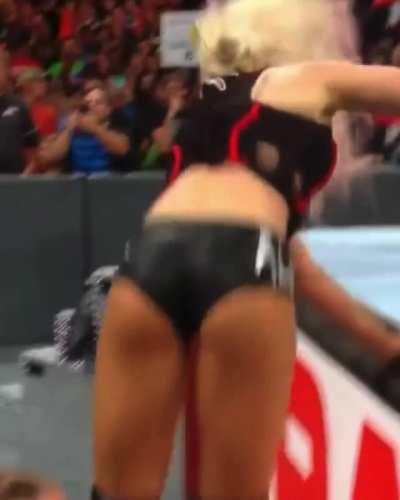 I think we all can agree that this was one of Alexa’s best attires