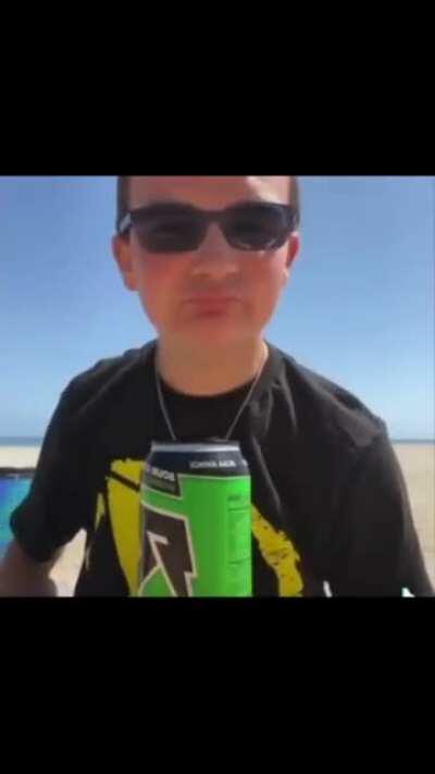 This man is the embodiment of niggas who scream “Ratio” all day