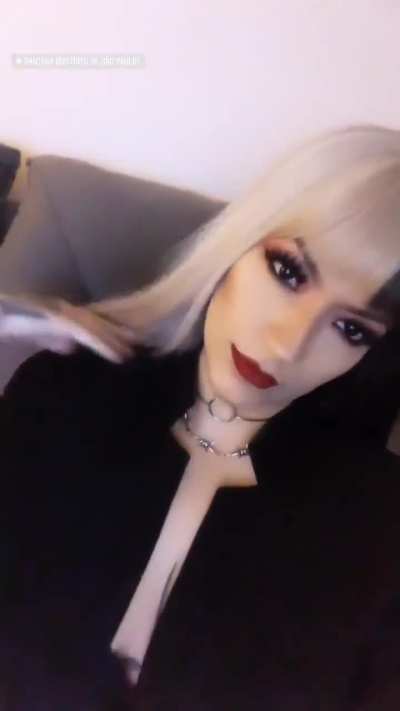 Nem parece gótica. Tão linda 😍 