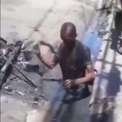 Ele ainda vai limpar o rio Tietê