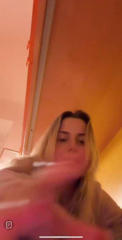 Italian hottie shows her soles before putting socks on 