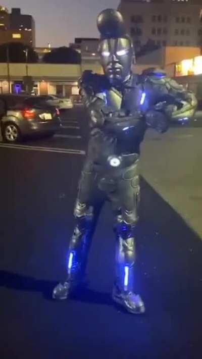 Oi Josuke, you look funky today