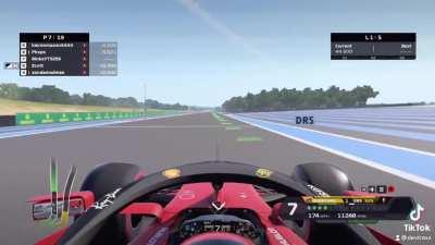 A casual online race