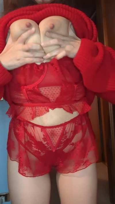 Sweaters hide the sweetest surprises🎀