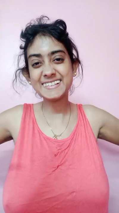 Please someone buy her shit fr 🤌 i bought the second I'd thiers nothing but I haven't brought the main id tho 