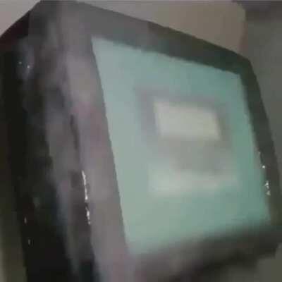 2° meme com a msm musica, os cara n me dá meme de qualidade pra eu kibar.