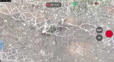 Russian soldier tries to kill himself with razor wire