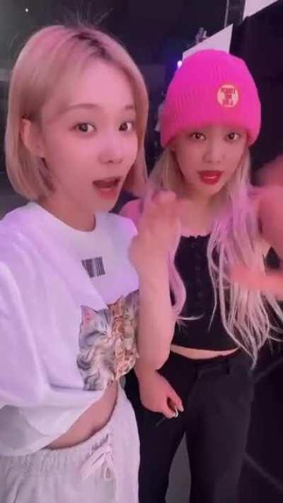 220729 aespa Twitter Update with Winter and Ningning