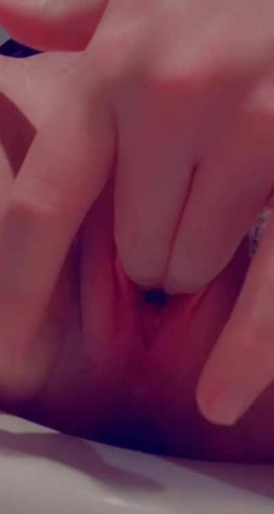 I love the sound of my pussy when I’m edging