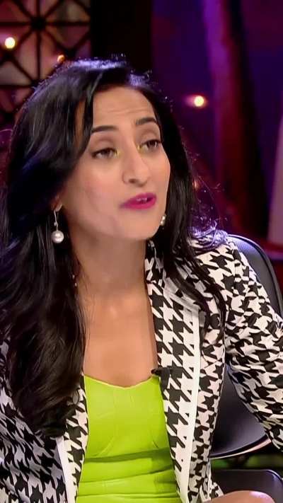 This beautiful saree is crafted with 100 hours of intricate weaving!