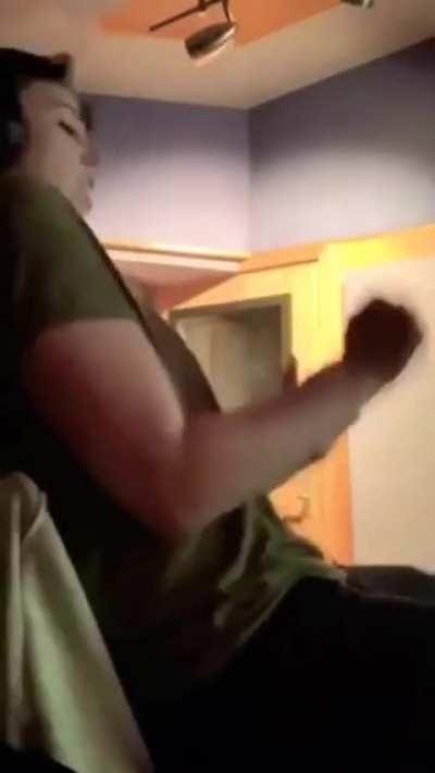 Voice actor Laura Bailey goes 0-100 on the emotional scale while recording The Last of Us Part II