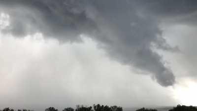 Time lapse of possible funnel cloud formation over Ottawa River, tornado warning in effect. 6:10pm Aug 17th 2020
