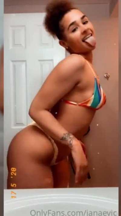 Get in...Her Discord