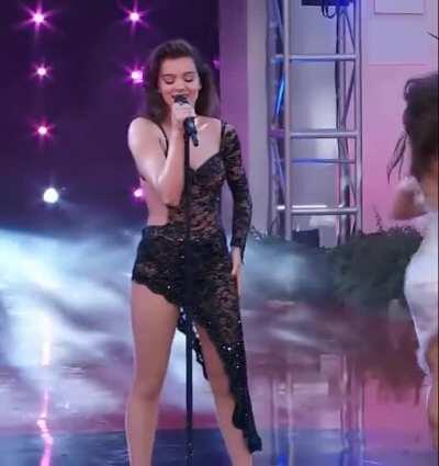 Outdoor performance (with bonus dancer)