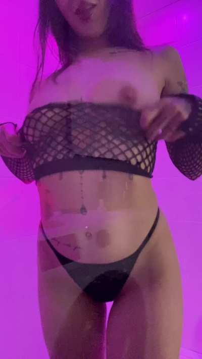 Single and small Tits, we still going to date ..