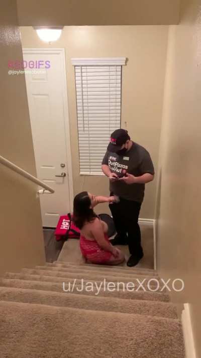 Pizza hut delivery driver explains to me why he has to text his manager while I try to suck his cock
