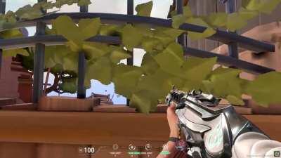 The bots in the spike plant mode on hard are so good it's practically impossible to win