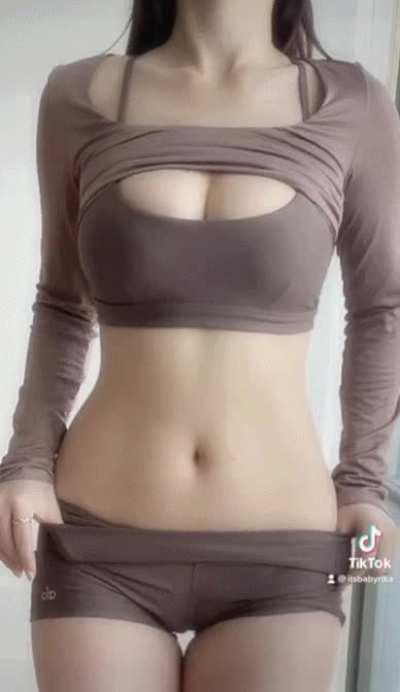 Can I distract you at the gym like this?😛