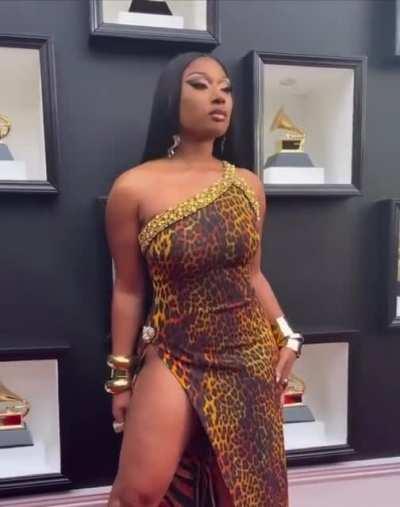 Oh fuck she looks so sexy!😍😍😍😍😍😍😍😍😍😍