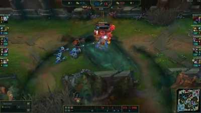 WTF is that hitbox (i put the slowmo before the normal speed sry)