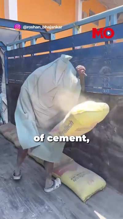 Meet Roshan Bhajankar, a Maharashtra daily-wage laborer who lifts up to 700 sacks a day—then hits the gym. His grit and determination are inspiring thousands. Watch his incredible journey of strength, resilience, and passion for fitness.