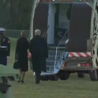 Credits to @insoniascarvao on IG.