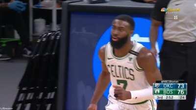 [Highlight] Jaylen Brown steals the ball and unleashes the euro step on the fast break