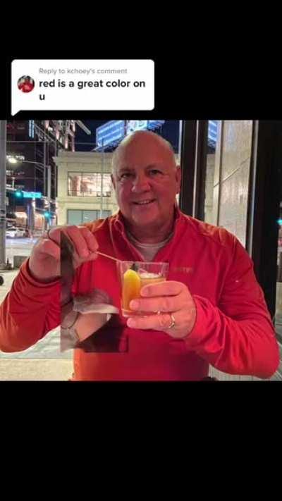 Throwing shade at a gentleman