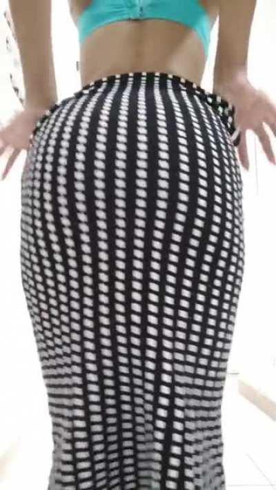 [F] [31] Are you spending the night?